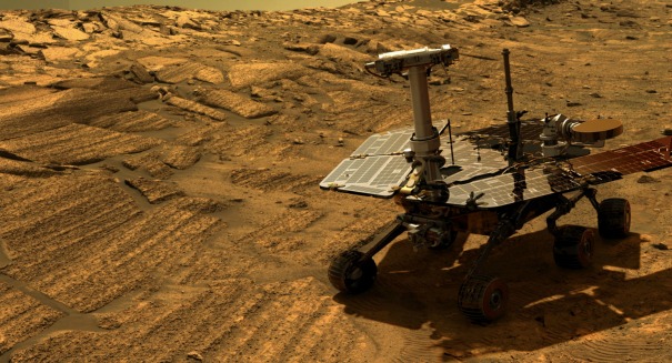 Curiosity comes across massive, mysterious dunes on Mars